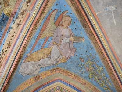 Klenební pole s malbou anděla s trnovou korunou, stav po restaurování